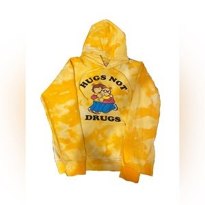 “HUGS NOT DRUGS” ARTHUR HOODIE
